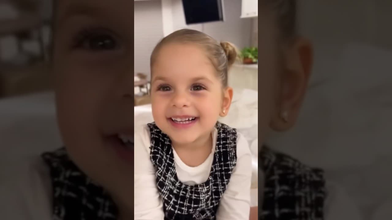 Imagem do vídeo Essa Floflo! Tem base?! 🤣💜 Te amo muito, filha! Sou seu maior fã. 😍🌸 #ZeFelipe