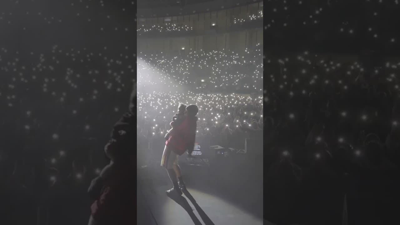 Imagem do vídeo Feliz Dia Do Fã! Amo vocês demais. 🍀🙏🏻⚡️